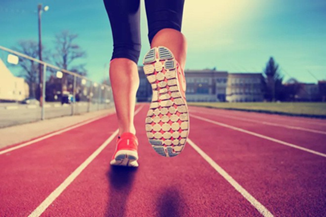 Người đàn ông 48 tuổi tử vong khi đang tập thể dục buổi sáng theo cách "vạn người mê"- Ảnh 1.