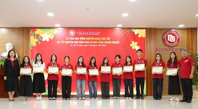 Ấm áp Xuân Bính Ngọ cùng Lễ trao học bổng nhân dịp Tết Nguyên đán năm 2026 tại Cơ sở II Trường ĐH Ngoại thương - Ảnh 3.