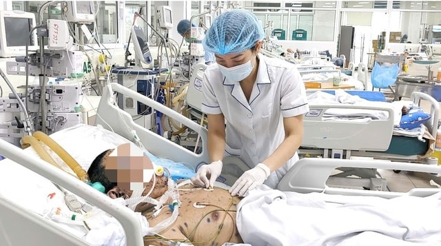 Lây thủy đậu từ con gái, người đàn ông khỏe mạnh rơi vào nguy kịch - Ảnh 1.