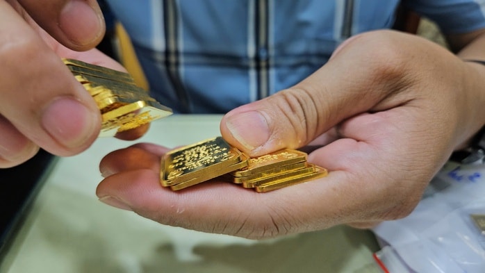 Giá vàng miếng SJC lần đầu chạm mốc 162 triệu đồng vào Sáng 12 - 1 - Ảnh 2. Giá vàng miếng SJC lần đầu chạm mốc 162 triệu đồng vào Sáng 12 - 1 - Ảnh 2.