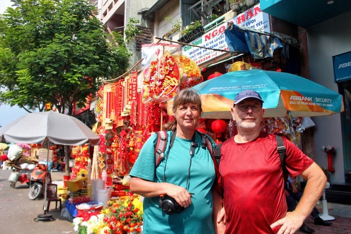 Du khách quốc tế thích thú trải nghiệm không khí Tết ở TP HCM  - Ảnh 7.