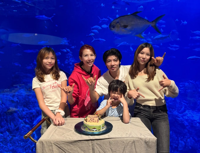 Gia đình Thái Thiếu Phân. Ảnh: Weibo