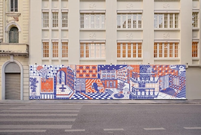 Tấm hoarding board phía trước cửa hàng là một tác phẩm nghệ thuật. Ảnh: Hermès