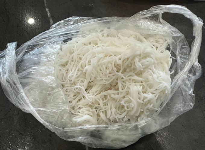 Nhiều nơi thêm chất bảo quản, chất hóa học để sản xuất bún. Ảnh minh họa: Thúy Quỳnh