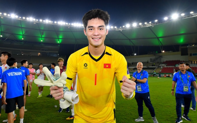 Thủ môn Trung Kiên ăn mừng sau khi đánh bại Arab Saudi ở lượt cuối bảng A giải U23 châu Á 2026, trên sân Prince Abdullah al-Faisal tối 12/1/2026. Ảnh: AFC