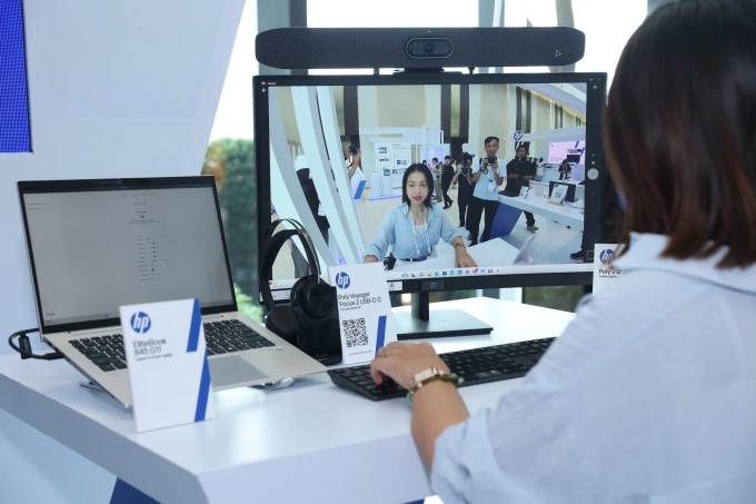 Người dùng trải nghiệm sản phẩm mới. Ảnh: HP