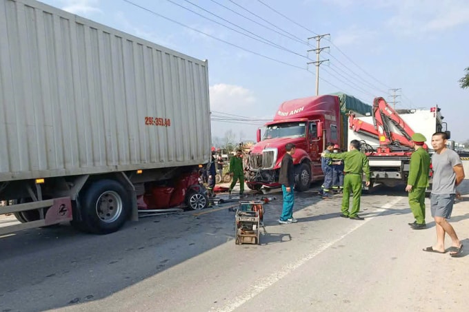 Hiện trường vụ tai nạn, sáng 12/1. Ảnh: Hùng Lê