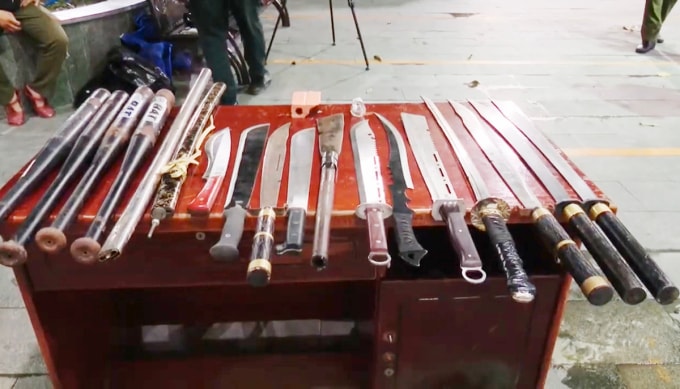 Hung khí cảnh sát thu giữ. Ảnh: Công an TP HCM