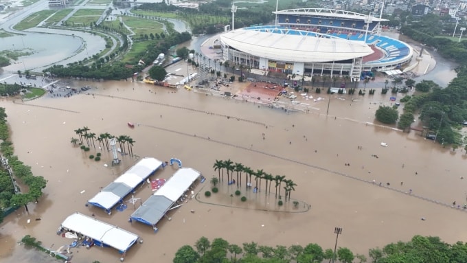 Ngập lụt tại sân vận động Mỹ Đình năm 2025. Ảnh: Văn Ngọc