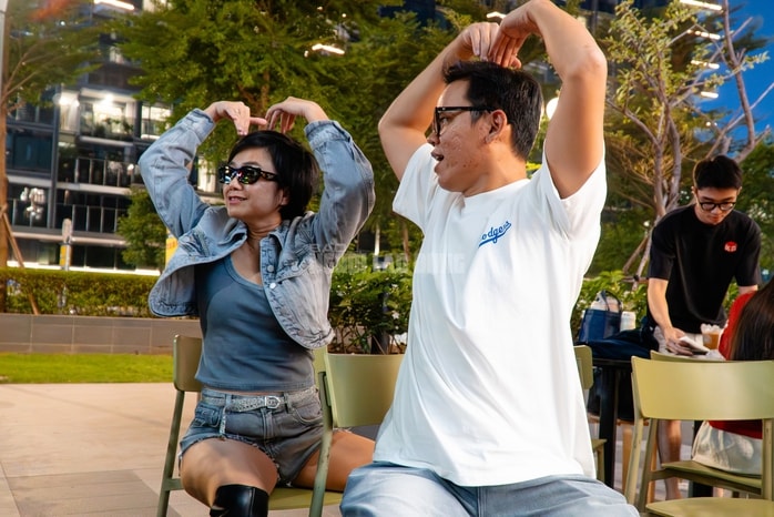 VIDEO: “Cơn sốt” quay phim cùng mô tô phân khối lớn trên cầu Ba Son - Ảnh 16.