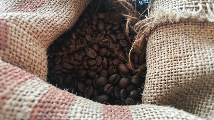 Giá cà phê hôm nay 13 - 1: Diễn biến giá Robusta và Arabica trái chiều - Ảnh 2.