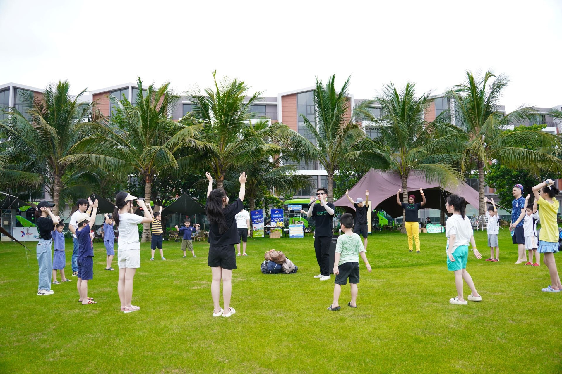 Hệ tiện ích sát hiên nhà tạo điều kiện cho trẻ phát triển toàn diện về cả thể chất và tinh thần.