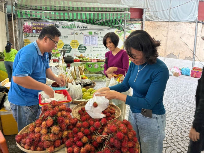 Người TP HCM săn lùng chợ quê, chợ xanh
