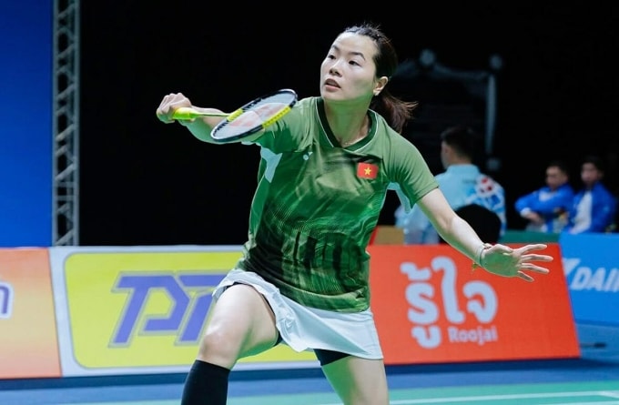 Thùy Linh thắng ngược Pusarla Venkata Sindhu 2-1 ở vòng một giải cầu lông Ấn Độ mở rộng, chiều 14/1.