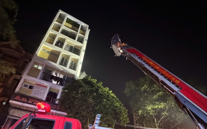 Nhà nghỉ xảy ra cháy. Ảnh: Hồng Việt