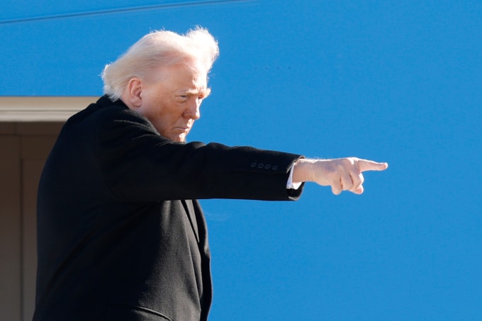 Tổng thống Donald Trump tại căn cứ chung Andrews ở Maryland ngày 13/1. Ảnh: AP