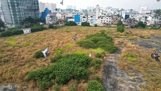 khu đất vàng số 152 Trần Phú, phường Chợ Quán, rộng gần 31.000 m2, chuẩn bị được chỉnh trang thành vườn hoa, công viên tạm dịp Tết Bính Ngọ. Ảnh: Đình Văn