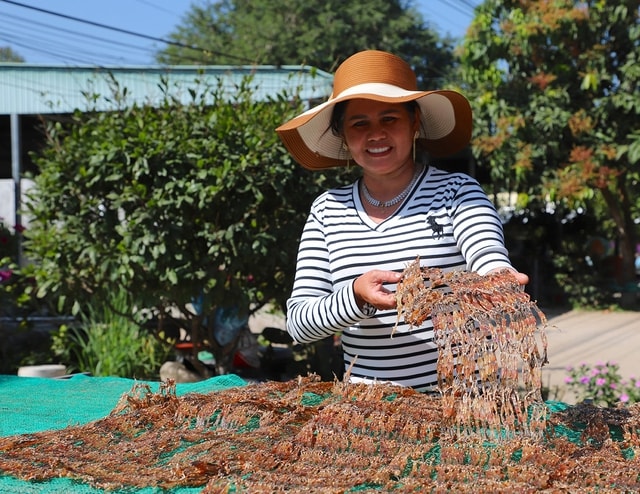 "Vũ nữ chân dài" giá hơn nửa triệu đồng/kg vẫn hút khách dịp Tết - Ảnh 4.