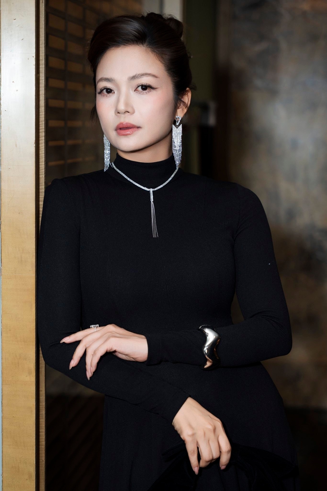 Dù xuất phát điểm là nghệ sĩ múa, nhưng Kiều Anh bén duyên với nghề diễn viên với nhiều vai diễn ấn tượng trên truyền hình như 