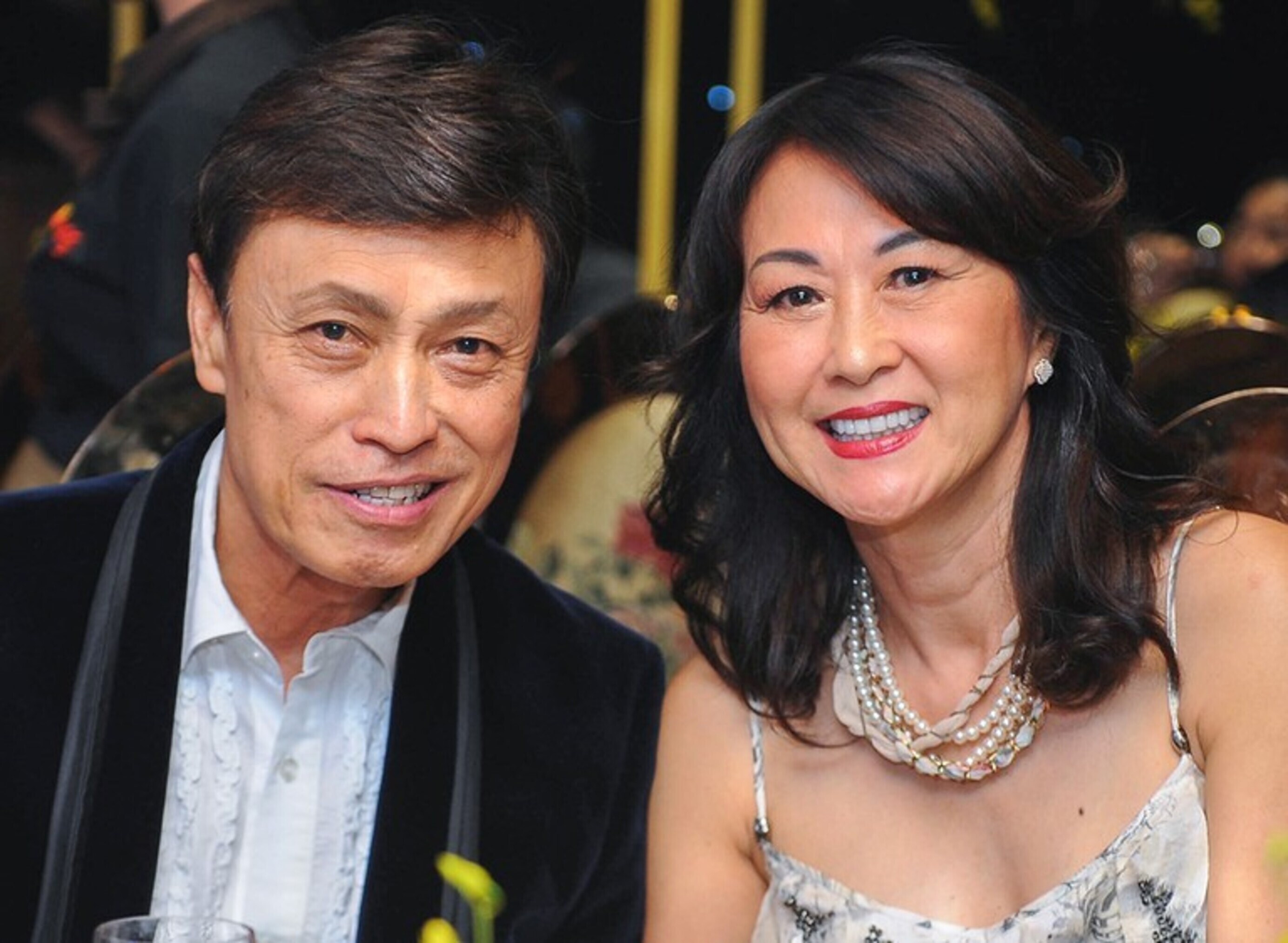 Danh ca Tuấn Ngọc và vợ ly hôn sau hơn 30 năm chung sống.