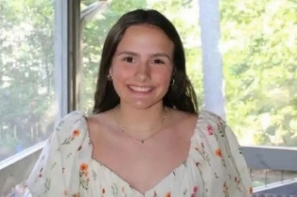 Cô gái Mỹ sống sót kỳ diệu sau vụ cá mập tấn công kinh hoàng trong kỳ nghỉ - 1