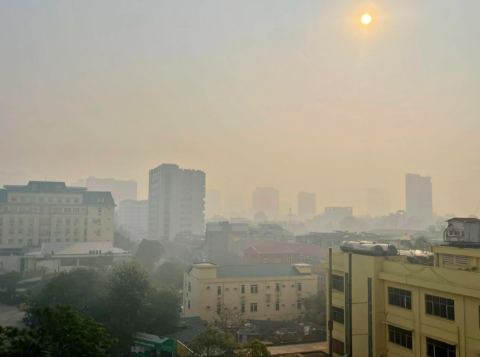 Không khí ô nhiễm ở khu vực Cầu Giấy, Hà Nội, ngày 11/1. Ảnh: Đoàn Loan