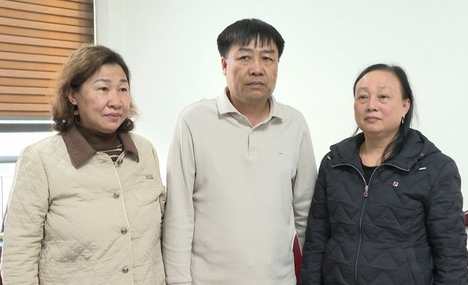 Các bị can Vũ Thị Hường, Nguyễn Xuân Biên và Lê Thị Ban (từ trái qua phải) bị khởi tố. Lam Sơn