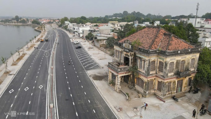 Đường ven sông Đồng Nai qua phường Trấn Biên (TP Biên Hòa cũ). Ảnh: Phước Tuấn