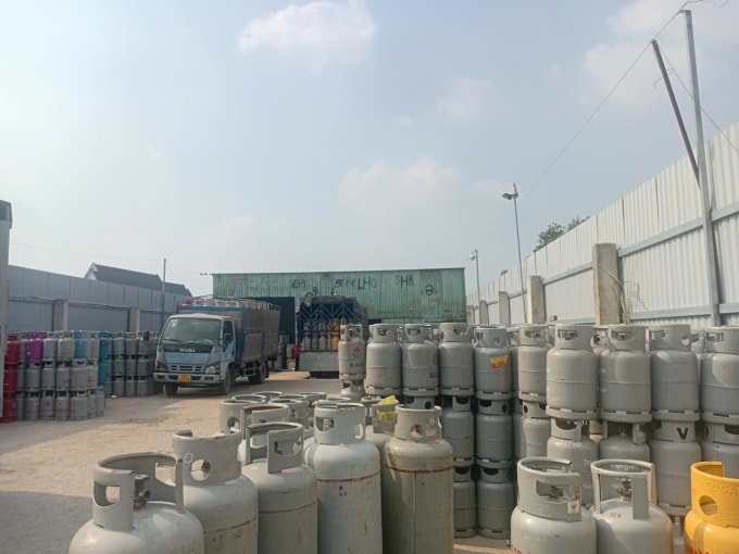 Hàng nghìn bình gas giả được tạm giữ trong chuyên án. Ảnh: Công an Tây Ninh
