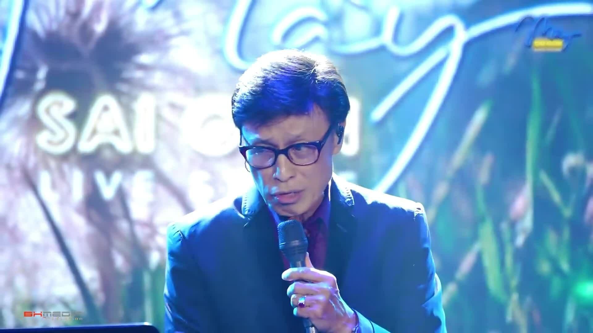 Danh ca Tuấn Ngọc hát 