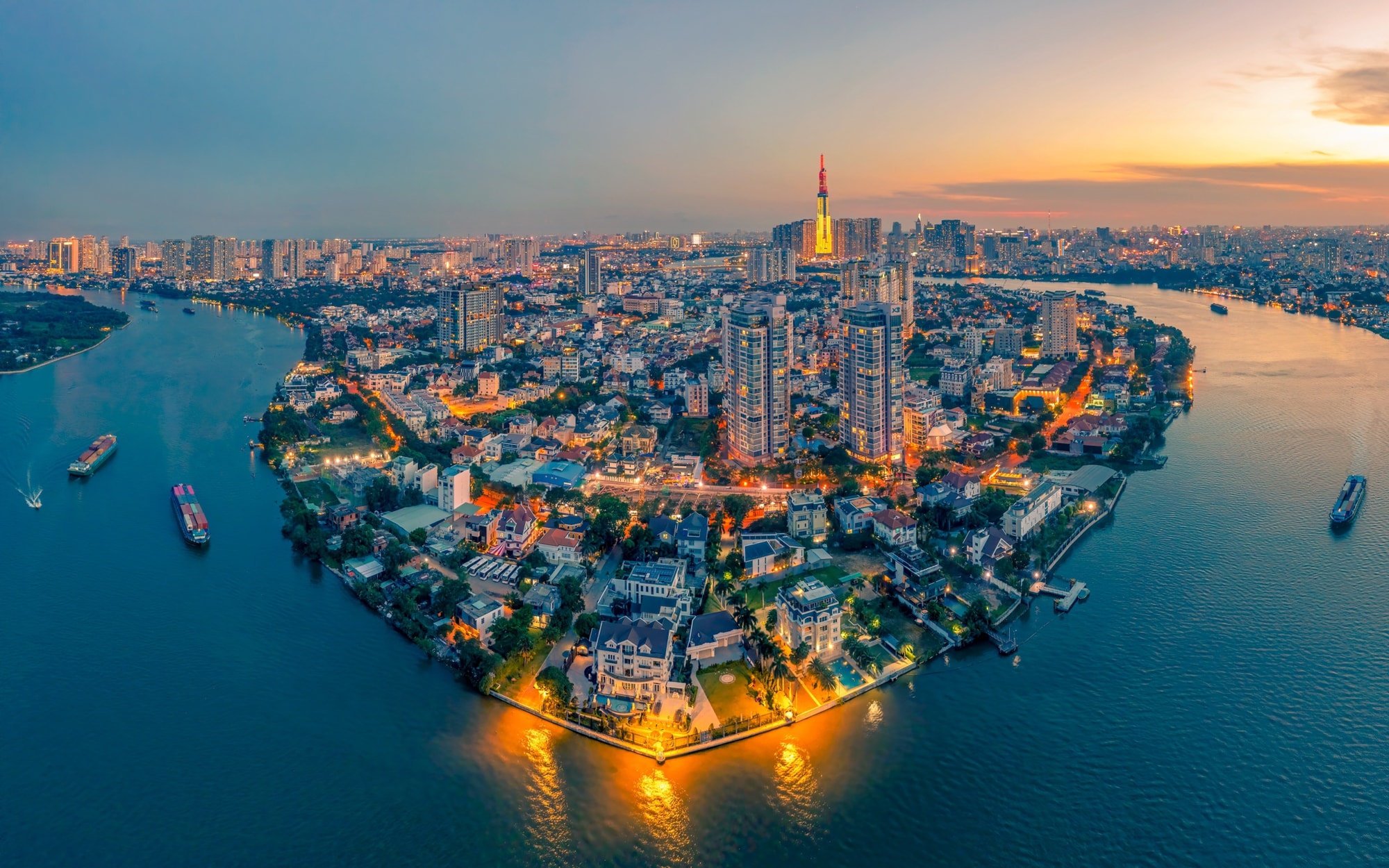 Tp.HCM “mổ xẻ” 4 điểm nghẽn lớn, quyết tâm bứt phá tăng trưởng hai con số - Ảnh 4.