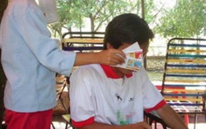 Ngủ quên khi nấu ăn, người đàn ông sốc nặng khi thấy cảnh tượng "nổi da gà" trong nhà - Ảnh 2.