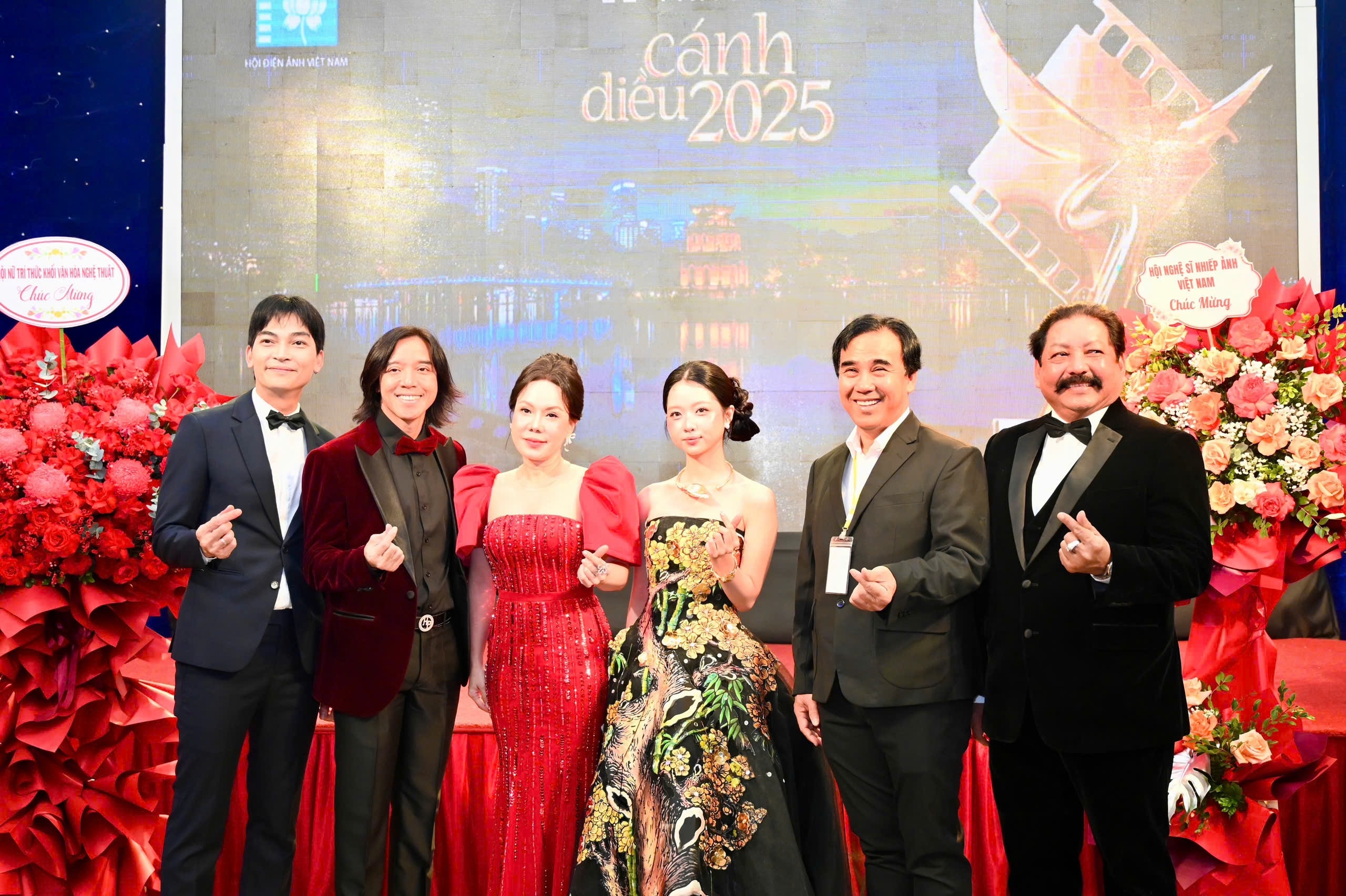 Canh dieu vang,  giai thuong dien anh anh 1