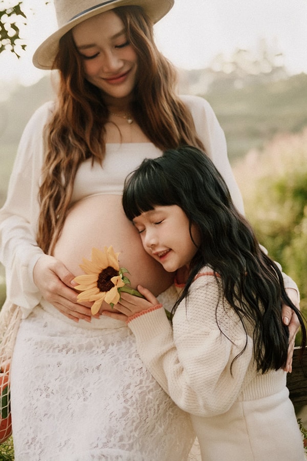 Cận cảnh nhan sắc 'không tì vết' của Nhã Phương ở tháng cuối thai kỳ lần 3- Ảnh 1.