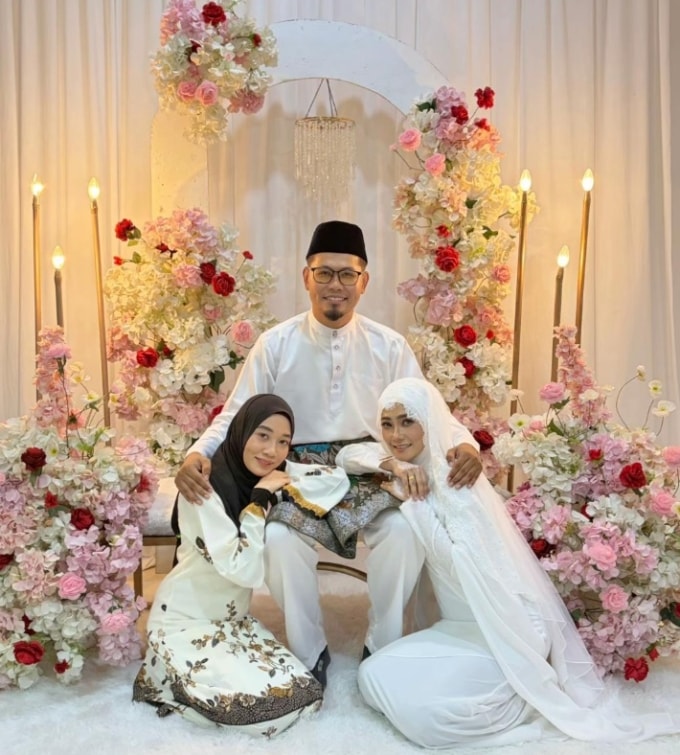 Muhammad Azizi Zakaria bên hai người vợ. Ảnh: azizizakaria1225