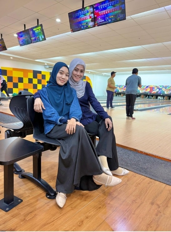 Hai người vợ của Muhammad Azizi Zakaria. Ảnh:  azizizakaria1225