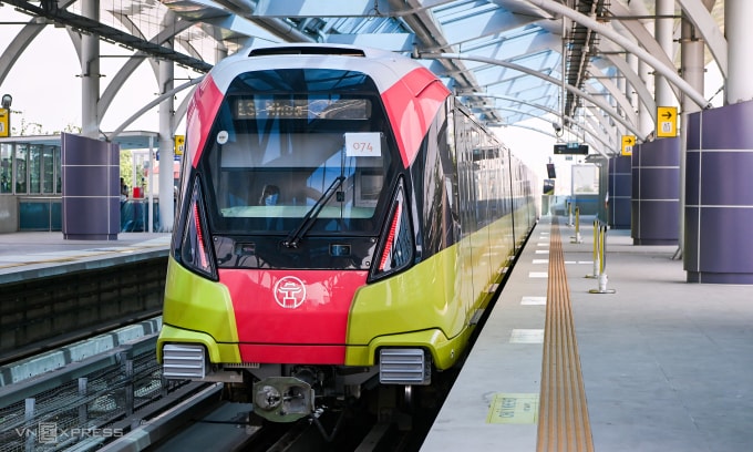 Đoàn tàu trên tuyến đường sắt đô thị Nhổn - ga Hà Nội (đoạn trên cao). Ảnh: Giang Huy