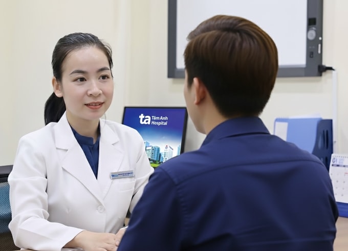 Bác sĩ Duy tư vấn cho người bệnh. Ảnh minh họa: Phòng khám Đa khoa Tâm Anh Quận 7