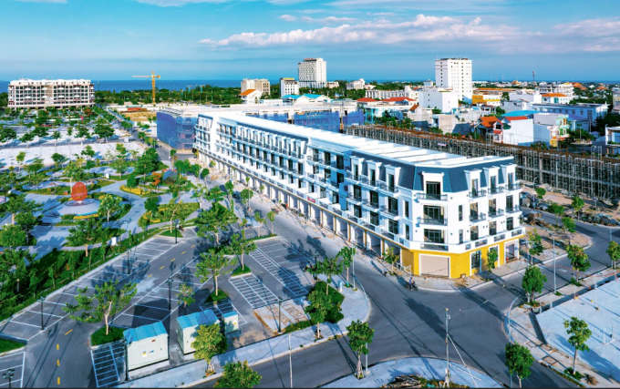 Một dãy liền kề shophouse dự án đã hoàn thiện. Ảnh: Bình Sơn Ocean Park