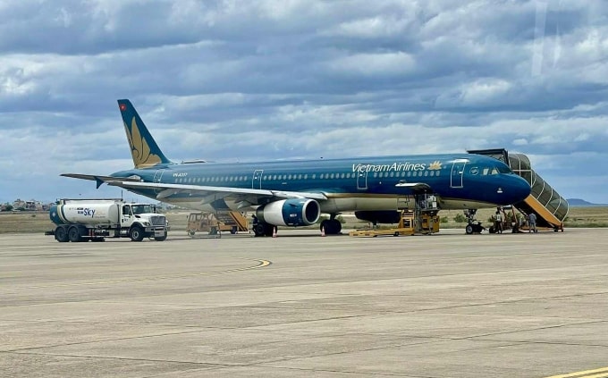 Máy bay tại sân bay Tuy Hòa. Ảnh: Anh Duy