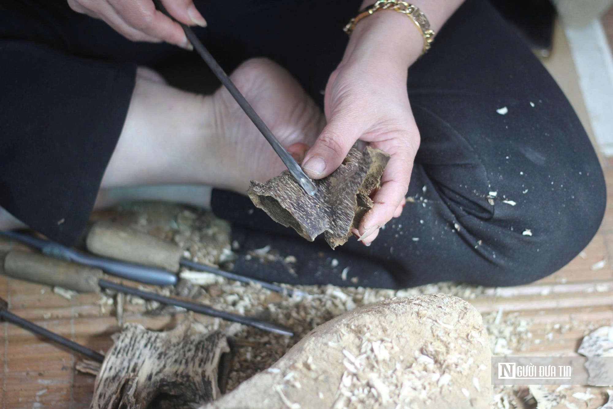 Nghề đục ruột cây tất bật vào vụ Tết - Ảnh 3.