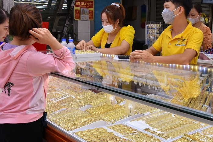 Sáng 16-1, giá vàng miếng SJC tăng 10 triệu đồng trong 2 tuần - Ảnh 1.