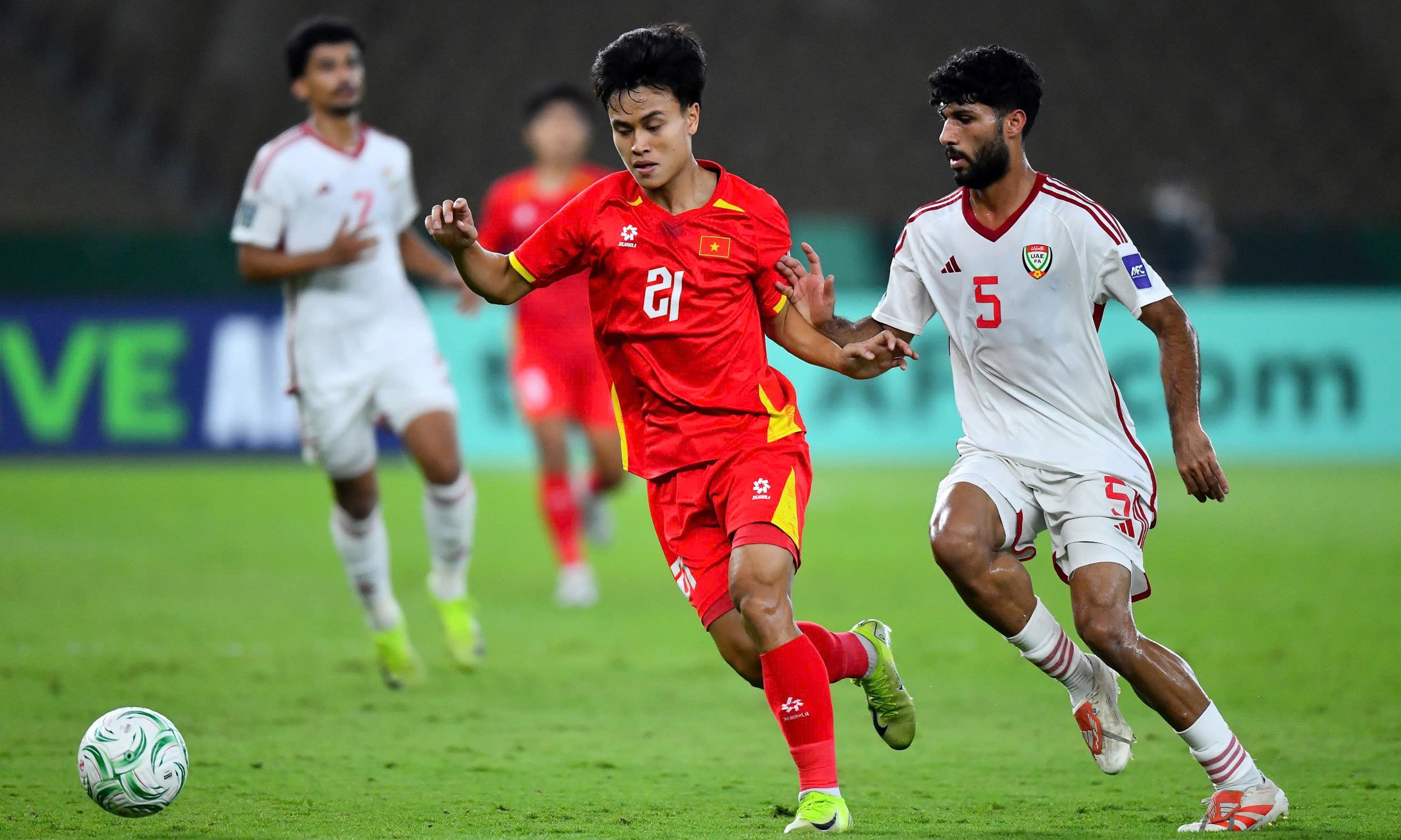 Minh Phúc ghi bàn quyết định đưa U23 Việt Nam vào bán kết giải U23 châu Á 2026.