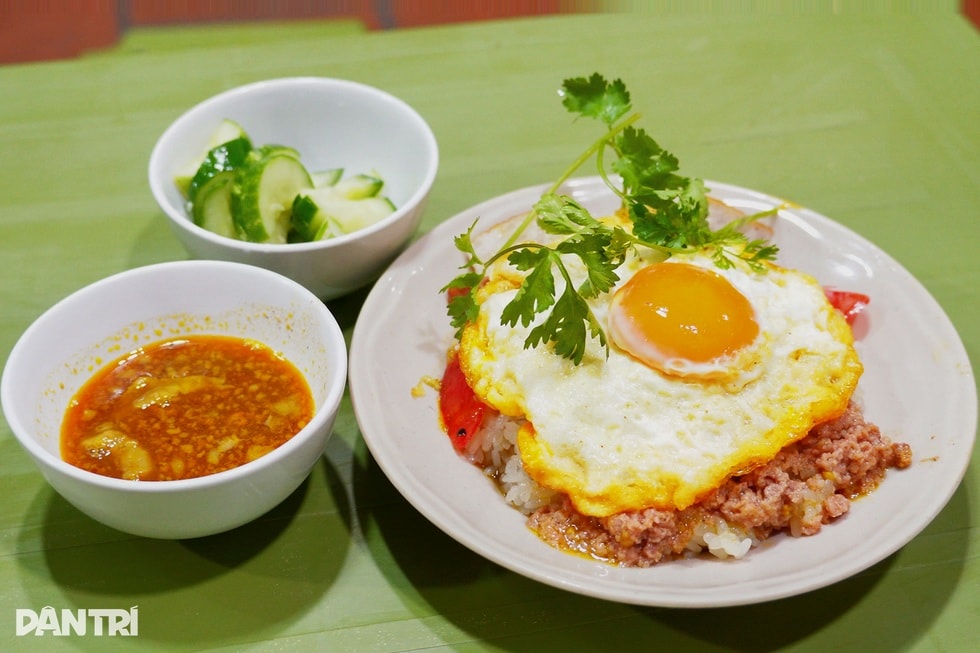 Bí mật trong đĩa xôi má đào 55.000 đồng, ông chủ Hà Nội bán trăm suất/ngày - 2