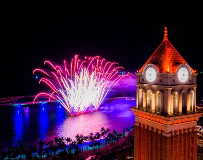 Show diễn kết hợp pháo hoa nghệ thuật của Sun Group tại Phú Quốc. Ảnh: Ánh Dương