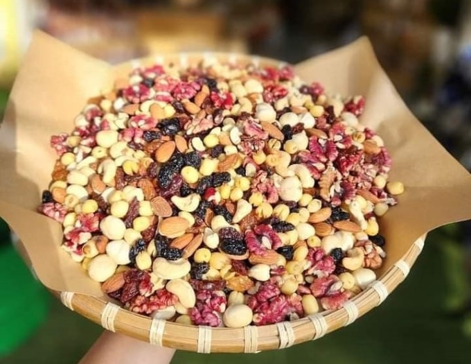 Các loại hạt chứa nhiều vitamin có lợi cho sức khỏe nữ giới tuổi 40. Ảnh: Đình Diệu