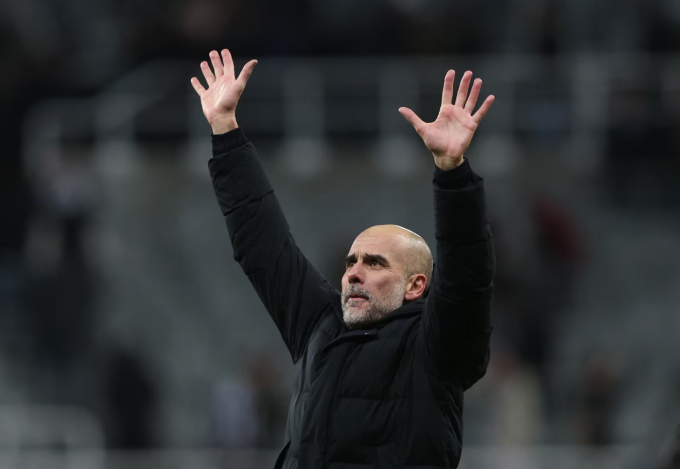 HLV Pep Guardiola vui mừng sau Man City thắng Newcastle 2-0 ở lượt đi bán kết Cup Liên đoàn ngày 13/1/2026. Ảnh: Reuters