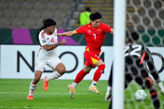 Tiền đạo Nguyễn Đình Bắc đi bóng trong trận thắng UAE 3-2 ở tứ kết VCK U23 châu Á 2026, trên sân Prince Abdullah Al Faisal ở Jeddah, Arab Saudi ngày 16/1/2026. Ảnh: AFC