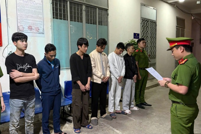 Các bị can tại cơ quan công an. Ảnh: Công an cung cấp