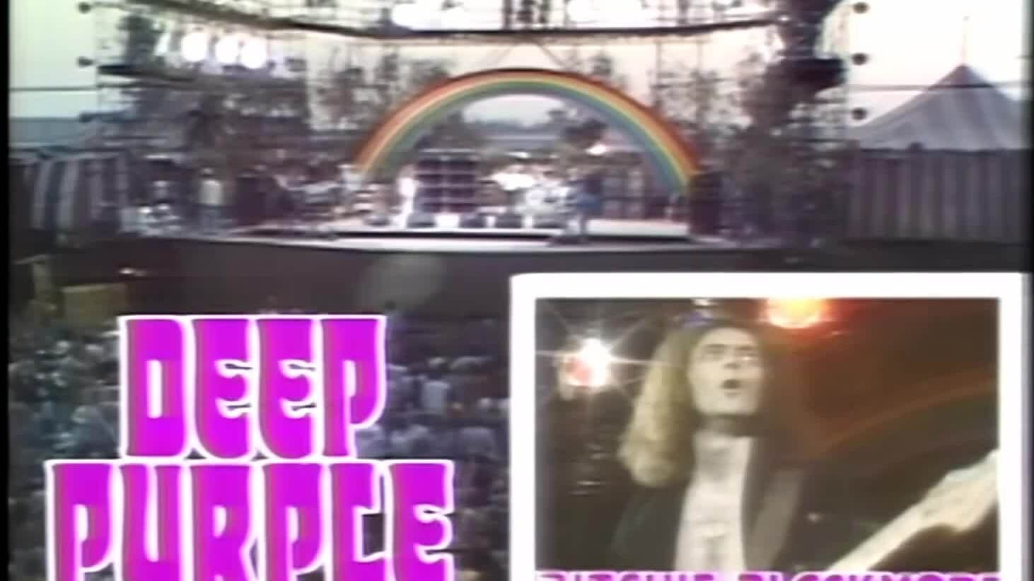 Deep Blue biểu diễn ca khúc 